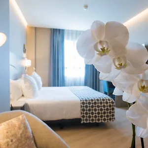 4* Hotel America